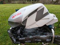 Klicke auf die Grafik für eine vergrößerte Ansicht  Name: Aprilia Tank 2.jpg Ansichten: 49 Größe: 136,9 KB ID: 11622